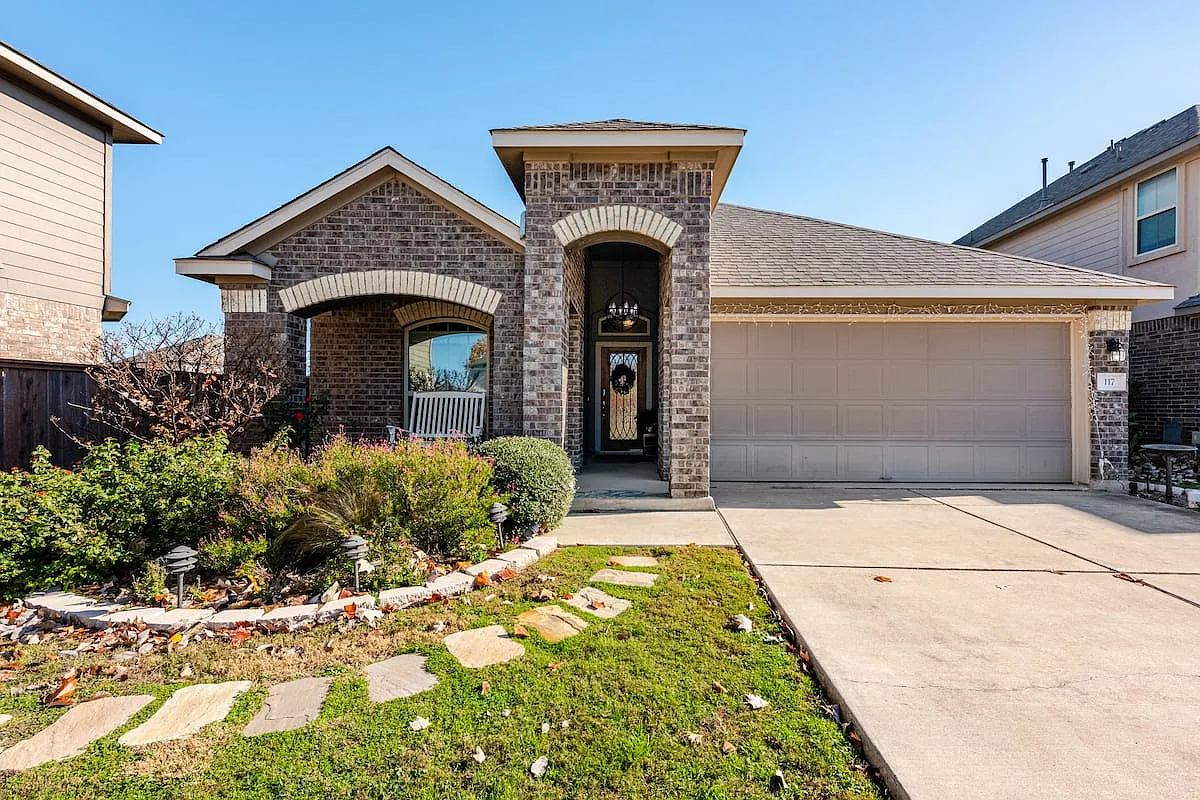 4 bed, 1780 sqft, $3,599 — Photo 1