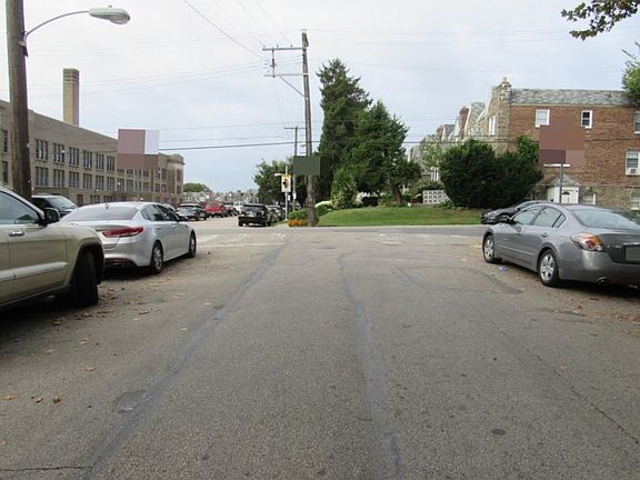 5th image of 5895 Woodcrest Ave