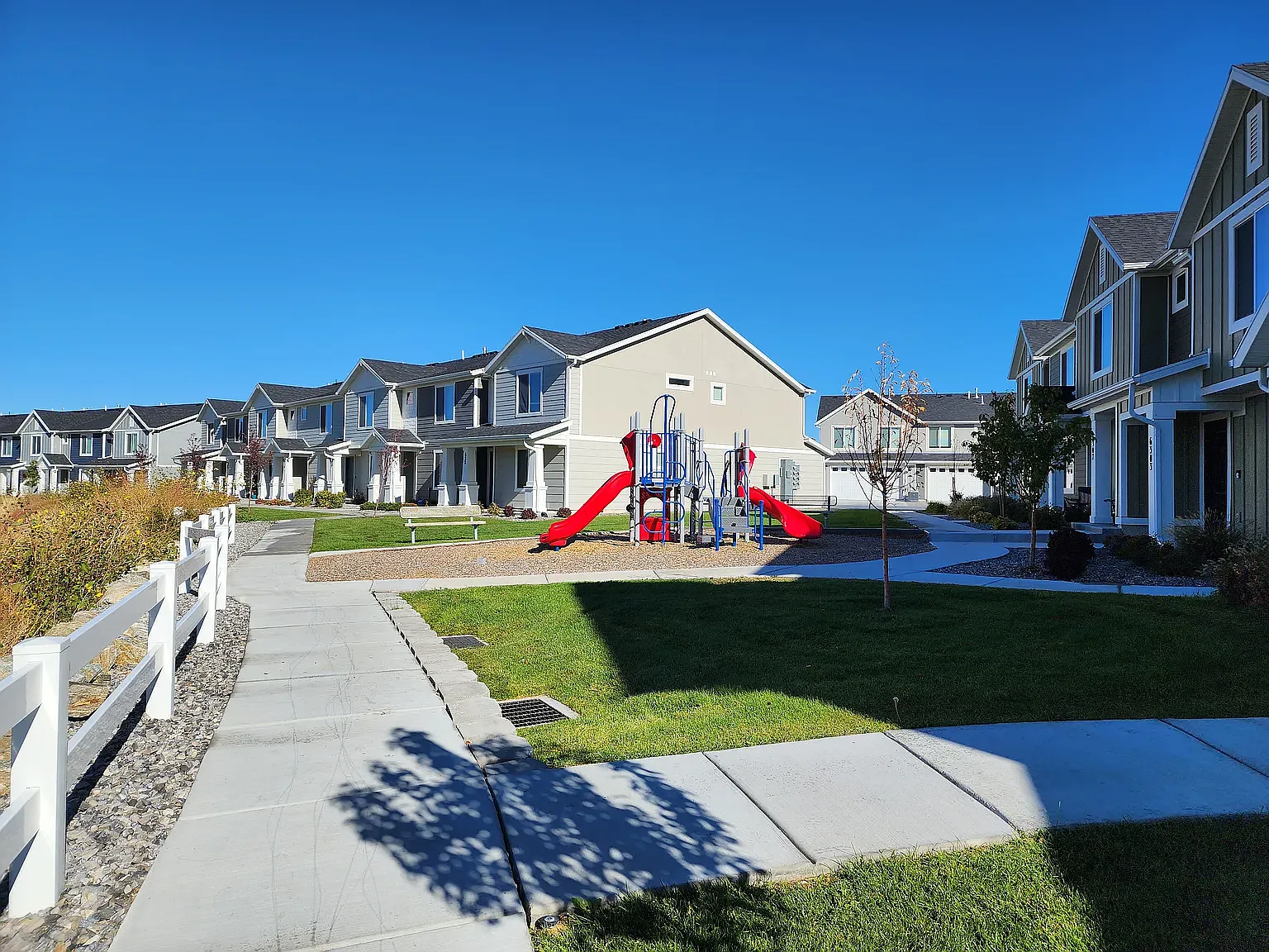 3 bed, 1410 sqft, $2,150 — Photo 3