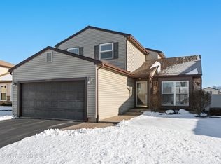 865 Cass Ln, Elk Grove Village, IL 60007