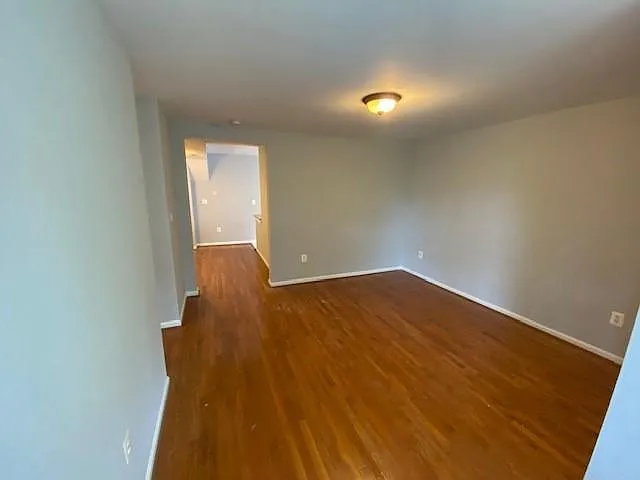 308 3rd St SE #3 — Photo 5