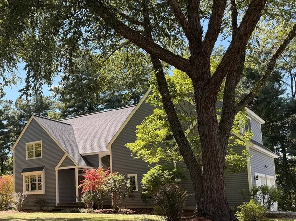 136 Davis Rd, Acton, MA 01720