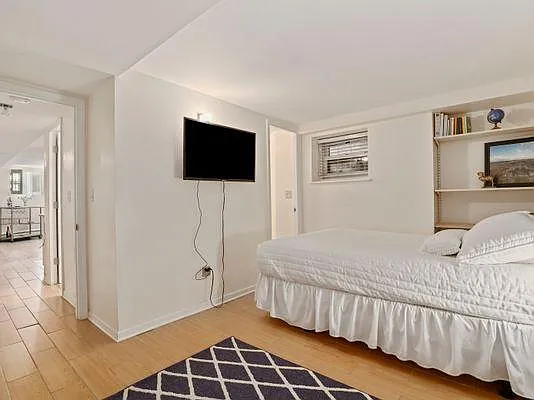 806 W George St #G — Photo 6