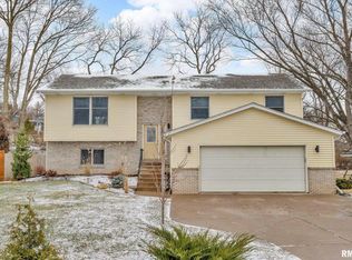 1509 36th Ave, Moline, IL 61265