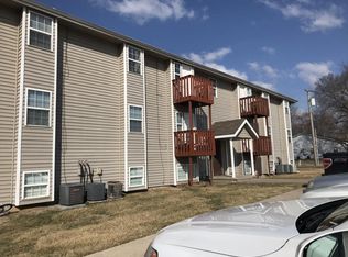 201 N Clark St APT 8, Kearney, MO 64060