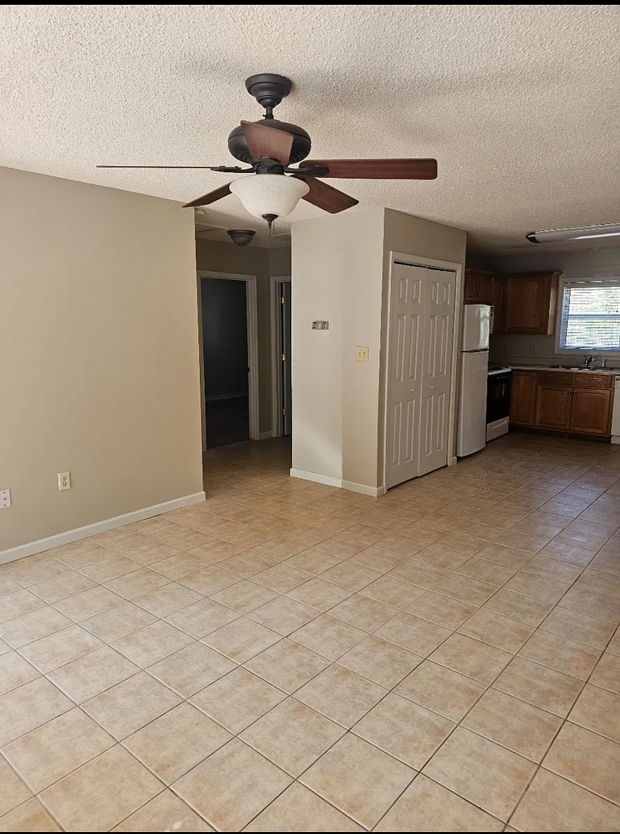 Building Photo - 2320 Howard Arnett Rd #A