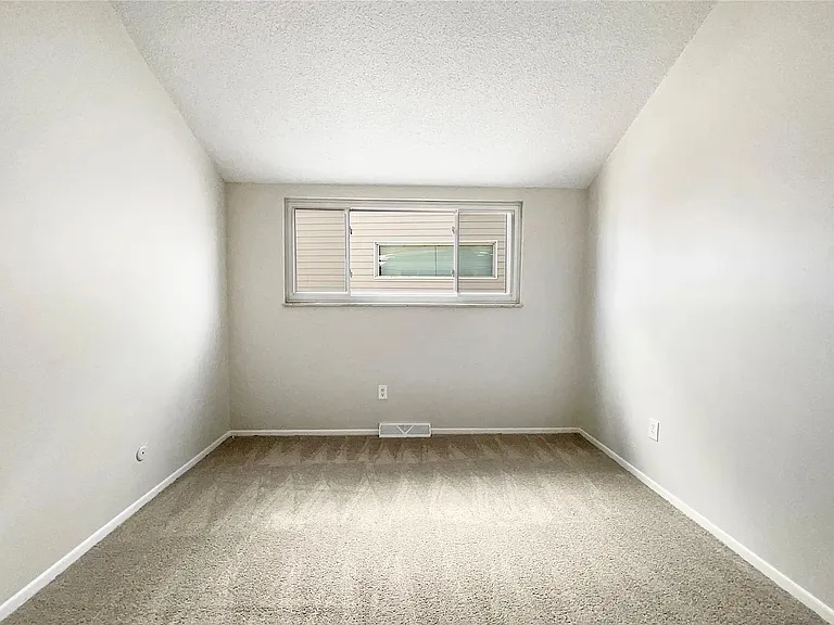 4262 E Maplewood Way — Photo 20