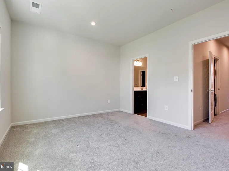 188 Woodgate Cir — Photo 18