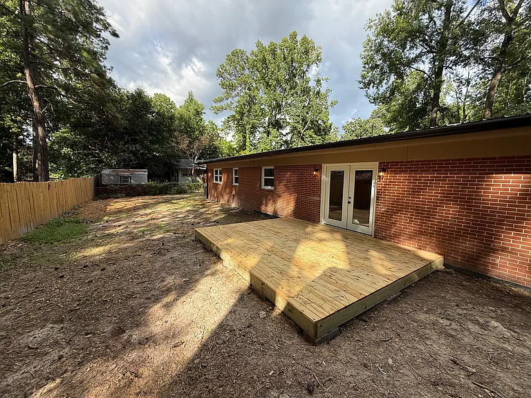 205 Ashby Way — Photo 3