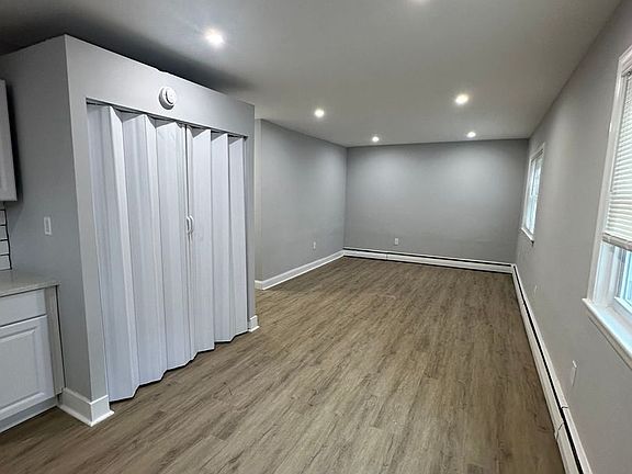 3rd image of 1604 Macdade Blvd