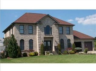 398 Kenneth Dr, Belle Vernon, PA 15012