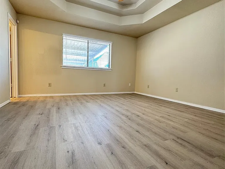528 Post Oak Ln — Photo 11