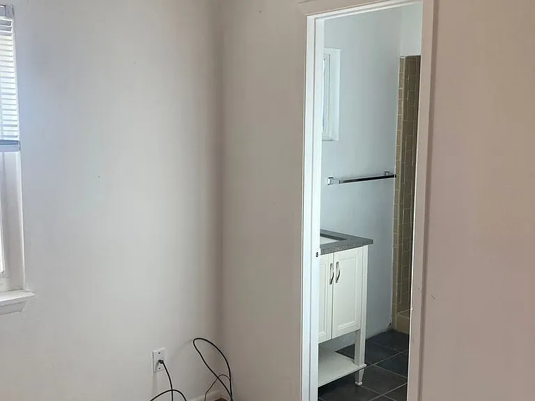 406 Griffin St #A — Photo 13