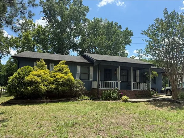 4151 Valley Ridge Dr, Trinity, NC 27370