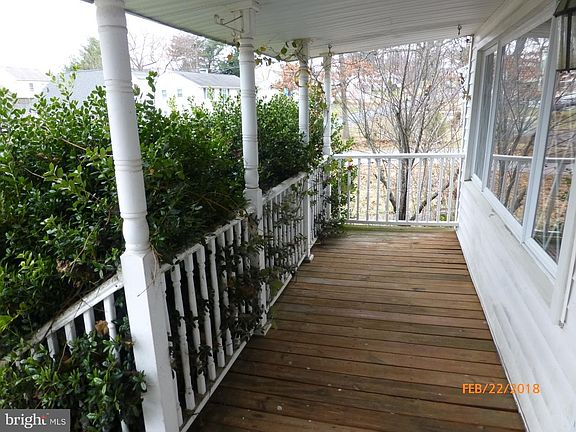 4th image of 112 Oak Ave