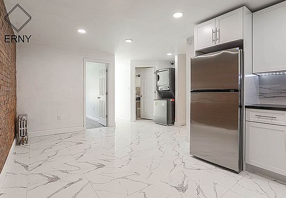 5th image of 1002 Putman Ave #1L
