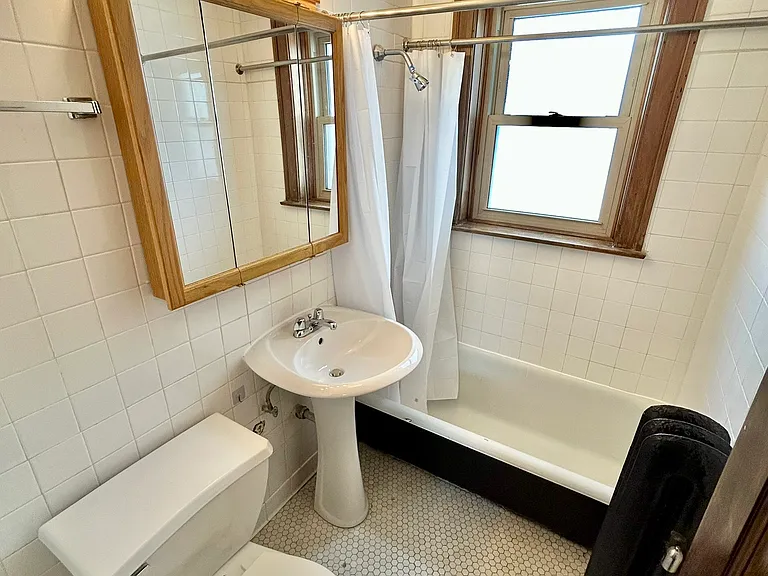 520 W Belden Ave — Photo 29