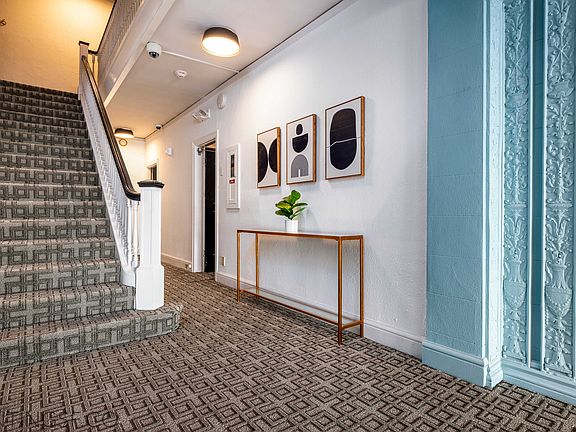 5th image of 3101 Gough St #104