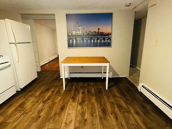 4th image of 139 Princeton St Floor 2