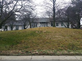 4113 Golf Ridge Dr E, Bloomfield Hills, MI 48302