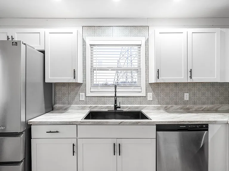 514 Gainey Dr — Photo 8