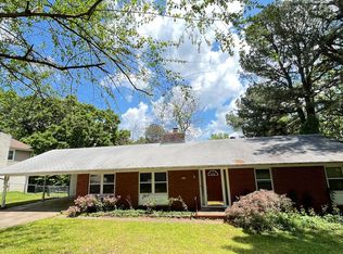 2260 N Briarwood Ln, Fayetteville, AR 72703