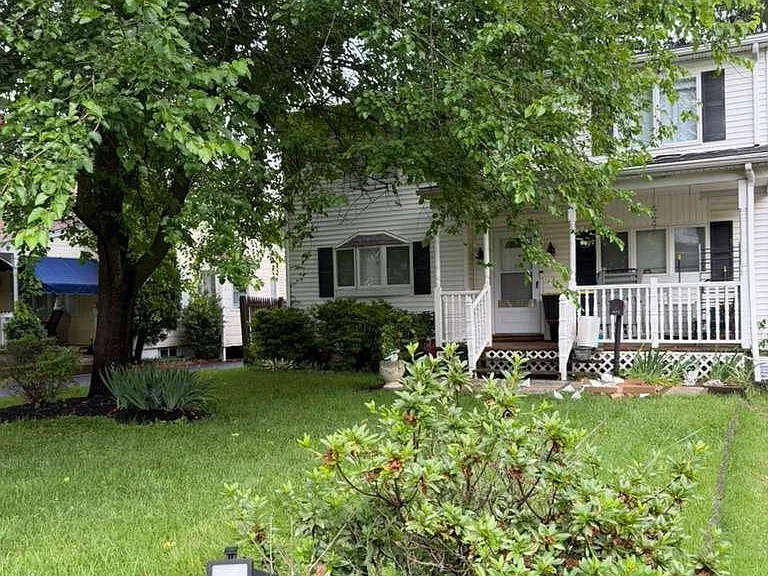 131 Summit Ave — Photo 1