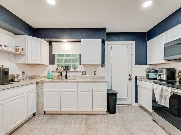 3815 Indian Wells Dr, Arlington, TX 76017