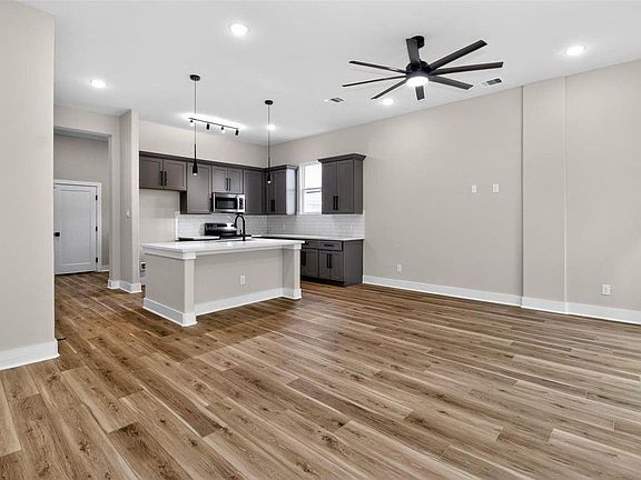 4th image of 4217 Mallow St #B