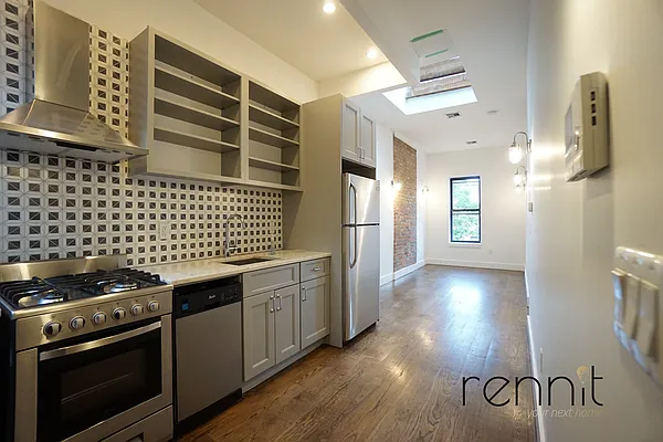 Rented by Rennit Inc. | media 22