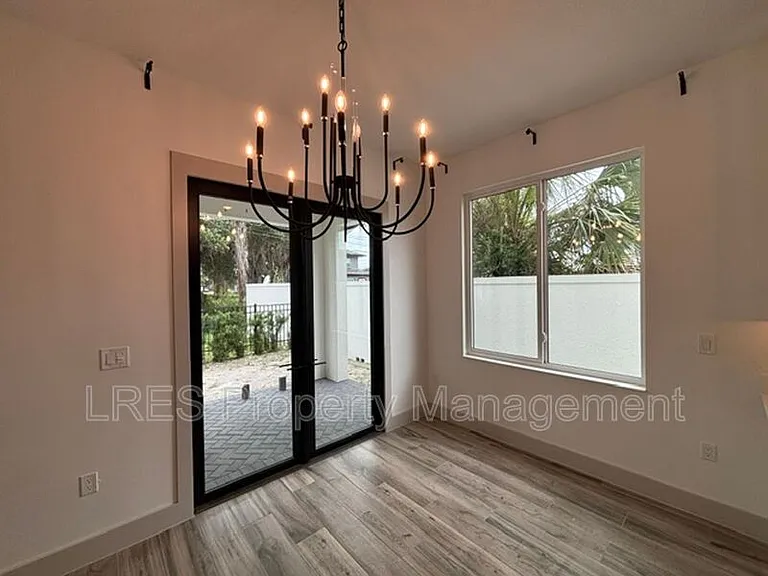 722 Ellwood Ave — Photo 43