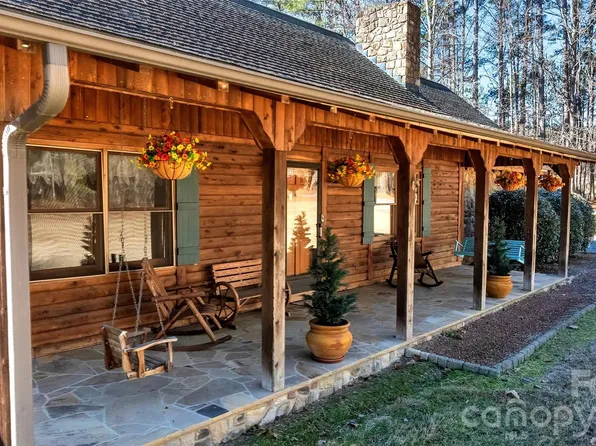 445 Warner Rd, Troy, NC 27371