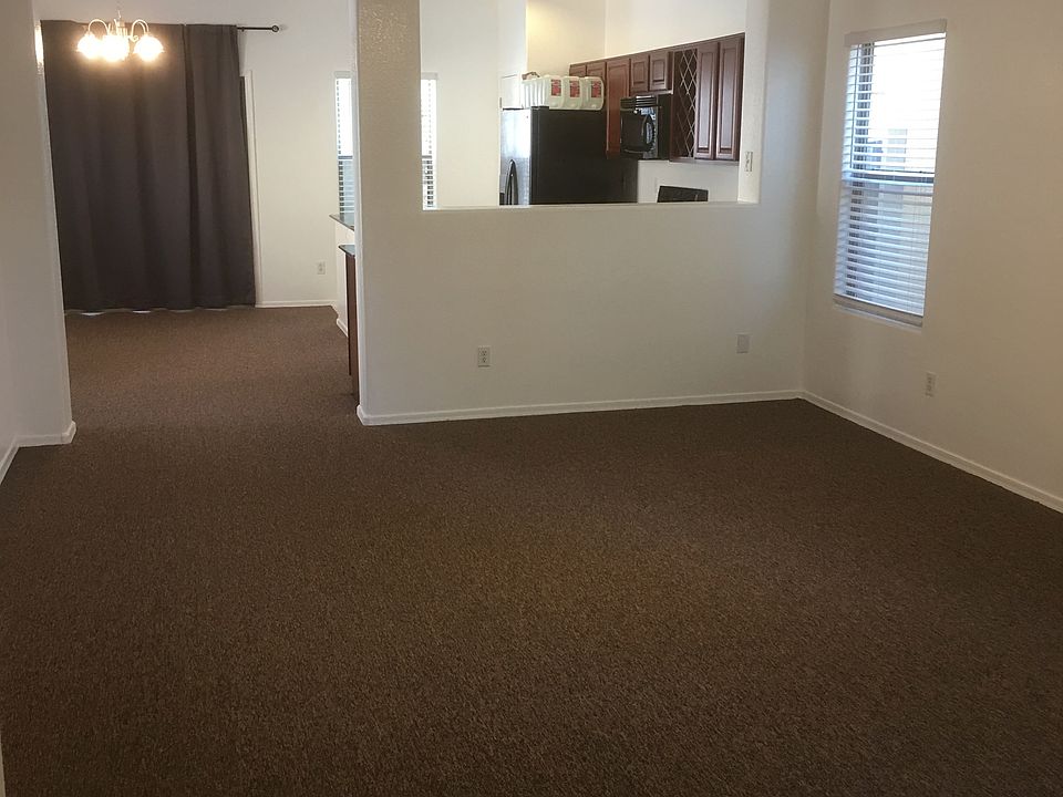 front lounge, dinning room