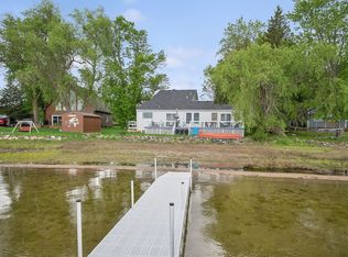 12000 Mentzer Trl, Lindstrom, MN 55045