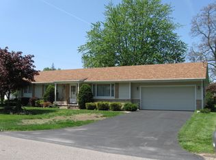 9017 Lawrence Dr, Temperance, MI 48182