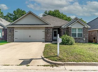 505 E Grant Pl, Bristow, OK 74010