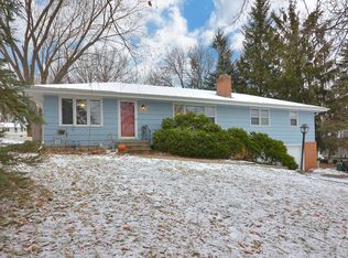 105 Teakwood Ln N, Plymouth, MN 55441