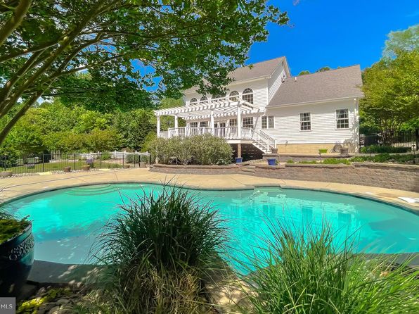 1825 Lottie Fowler Rd, Prince Frederick, MD 20678