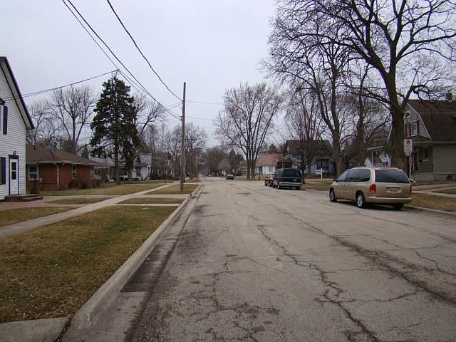 2nd image of 464 Orchard St