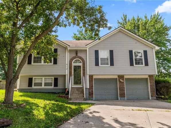 612 SE Steeple Ct, Blue Springs, MO 64014