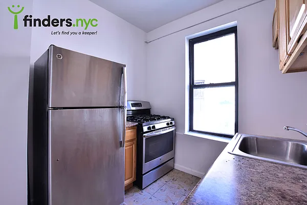 Rented by Clove Realty LLC | media 1