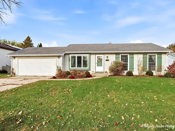 5106 W Greenbrier Dr, McHenry, IL 60050