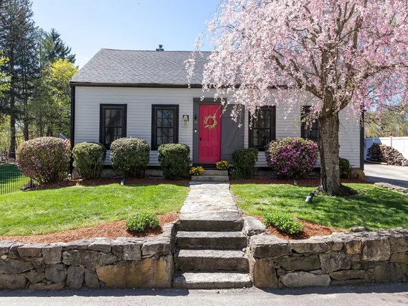 14 Cook St, Douglas, MA 01516