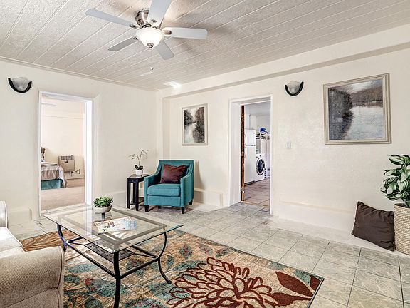 5th image of 517 Martinez Dr NE