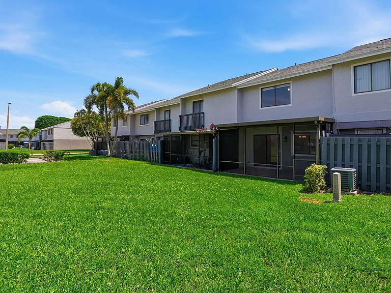 2305 Seaside Dr — Photo 18