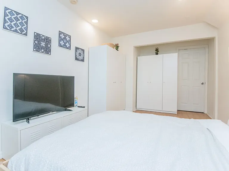 1807 N Wilton Pl #B2 — Photo 6