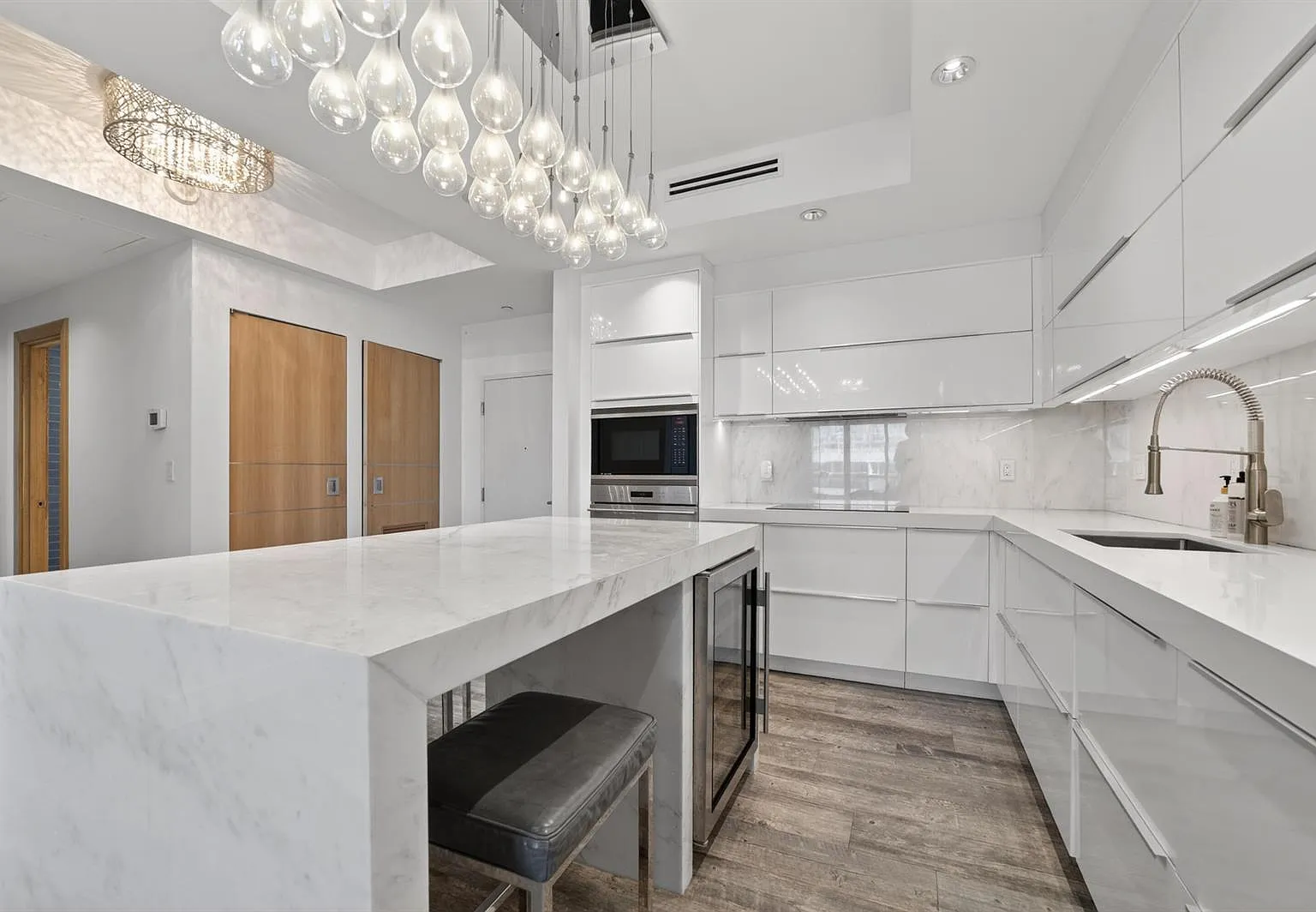 3 bed, 1820 sqft, $25,000 — Photo 3