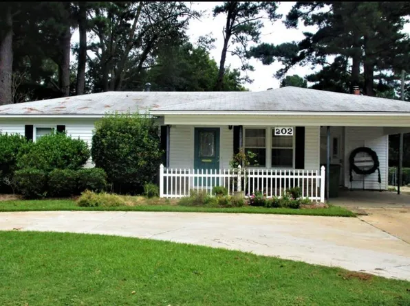 202 N Samuel St, Magnolia, AR 71753