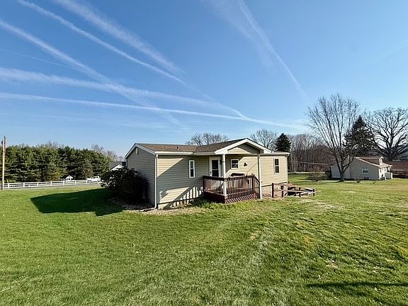 3rd image of 414 Gardner Center Rd