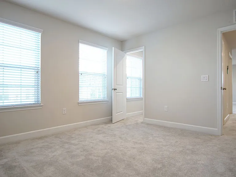 1419 Eucalyptus Way — Photo 34